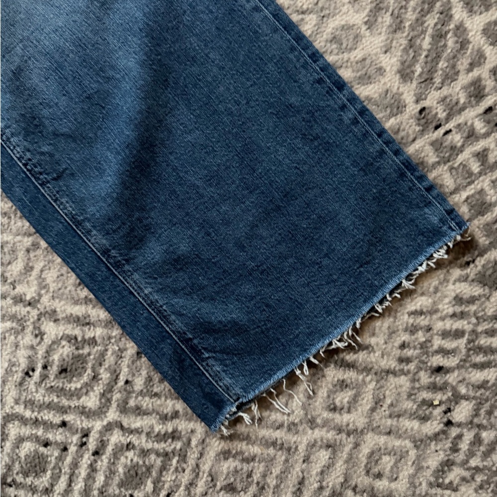 American Eagle jeans, size 8R, high waisted, wide leg jeans. Medium wash - Picture 6 of 9